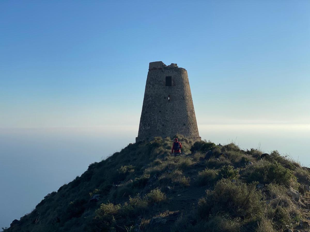 Puerto Genovés 2*
